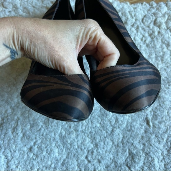 Jessica Simpson Brenda2 Satin Brown Black Zebra Almond Toe Heels Pumps Size 9 - Picture 7 of 11